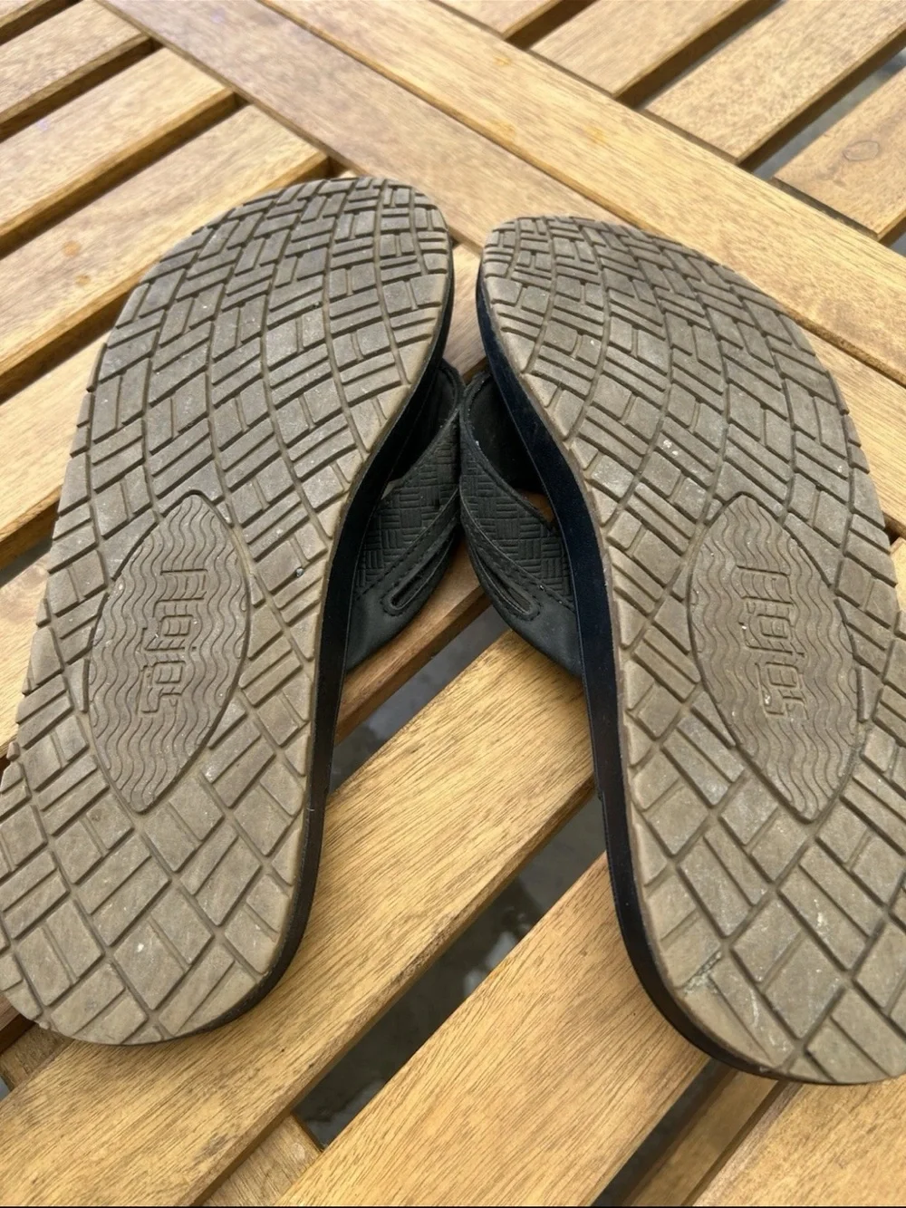 Flojos Black Men's Padded Strap Flip Flops size 8